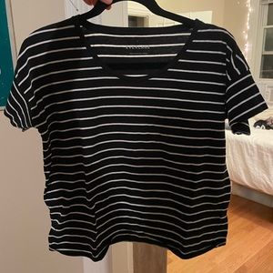Everlane navy blue and white striped tee, size Small